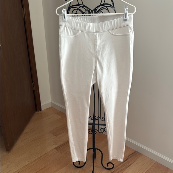 HUE Classic White Pants - Picture 1 of 3